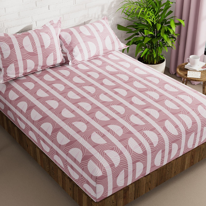 Buy Nigel Geometric Bedsheet - Pink Bedsheets from Vaaree