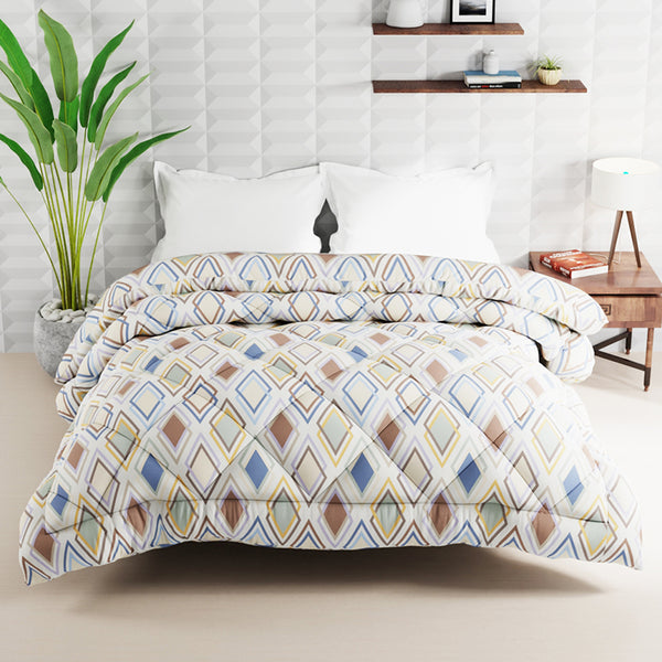 Buy Dulio Geometric Comforter Comforters & AC Quilts from Vaaree