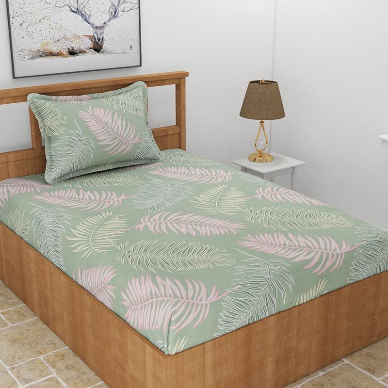 Buy Iberis Floral Bedsheet - Fern Green Bedsheets from Vaaree