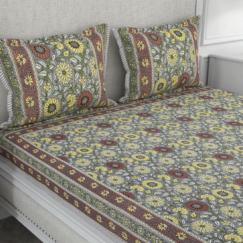 Buy Astor Floral Bedsheet - Green Bedsheets from Vaaree