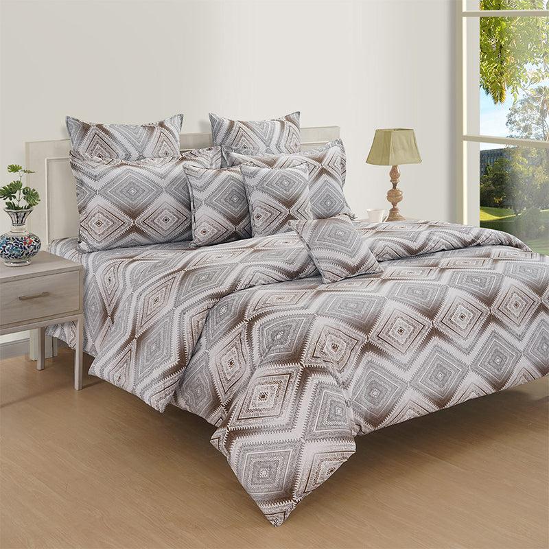 Buy Kendal Geometric Comforter Comforters & AC Quilts from Vaaree