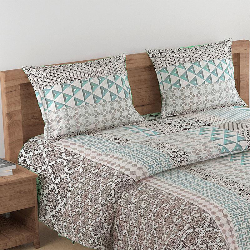 Buy Ara Geometric Bedding Set Bedding Set from Vaaree