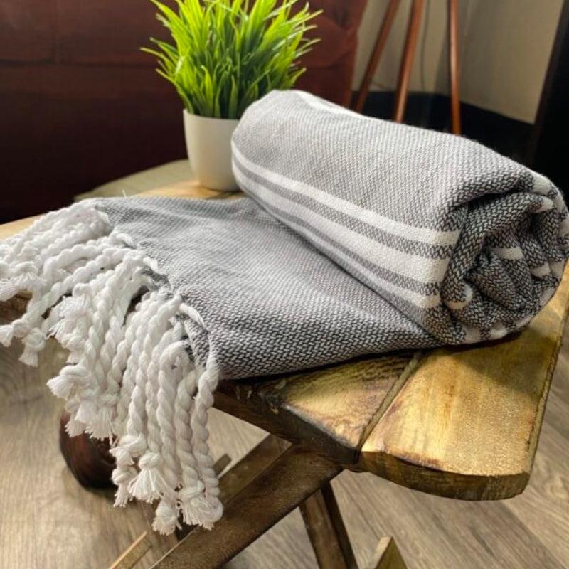 Buy Darsha Bath Towel - Light Grey Bath Towels from Vaaree