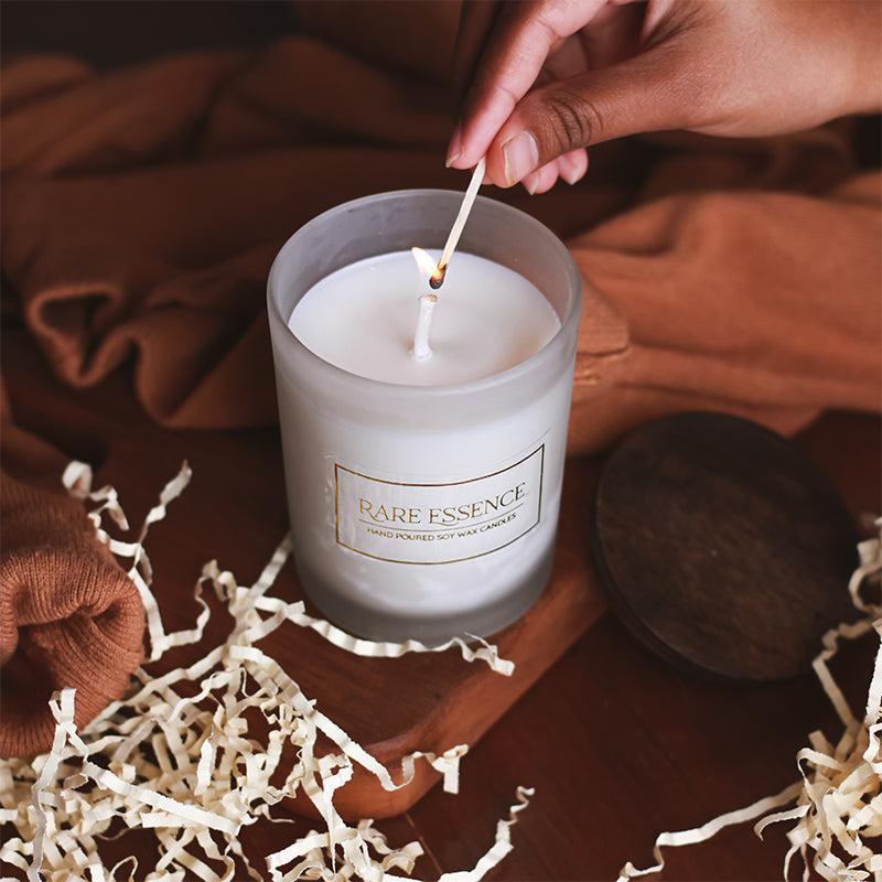 Buy Cecily Jar Candle - Floral Notes Candles from Vaaree