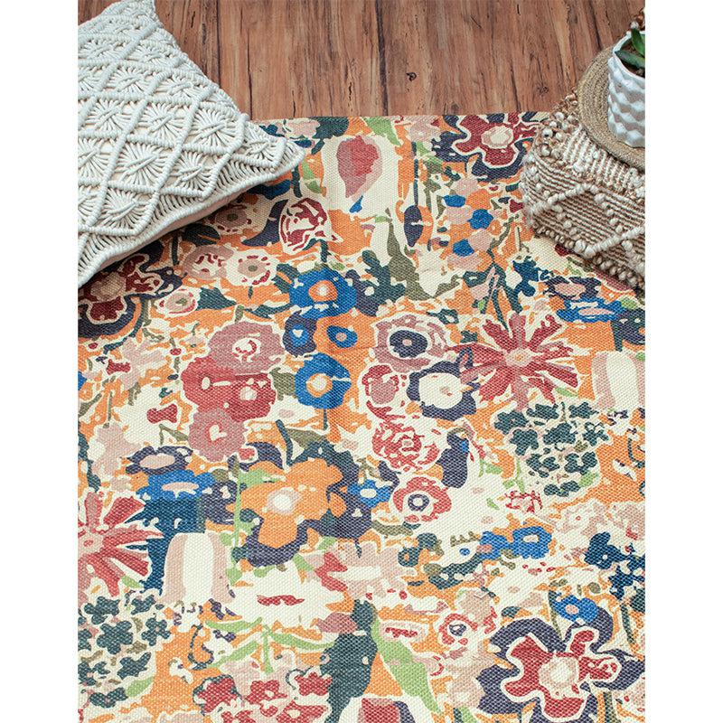 Buy Zihna Abstract Rug Rugs from Vaaree