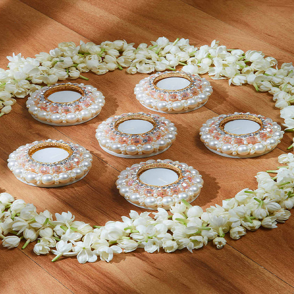 Buy Daara Festive Diya - Set Of Two Diyas from Vaaree