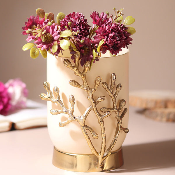 Buy Roscoe Gemma Vase - Cream & Gold Vase from Vaaree