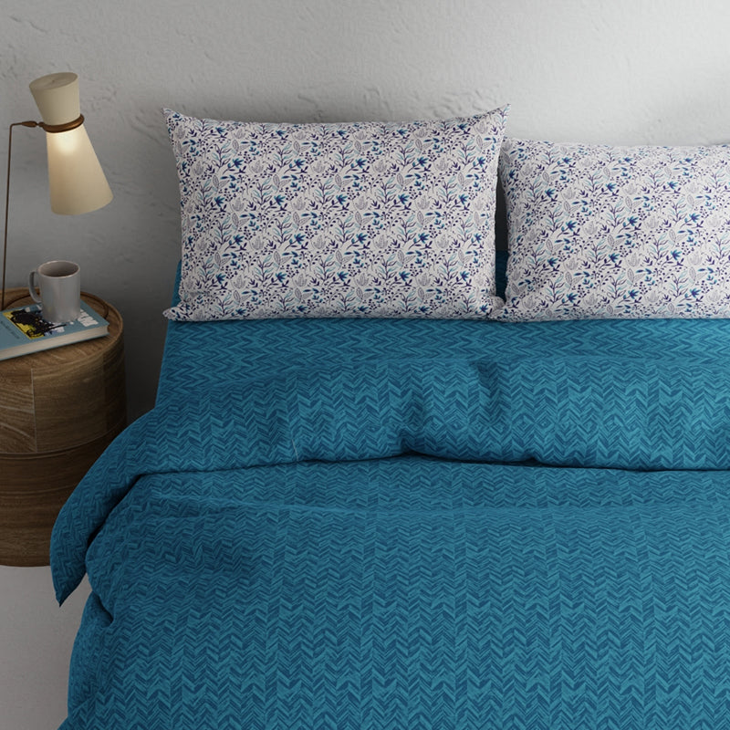 Buy Struan Floral Bedding Set - Blue Bedding Set from Vaaree