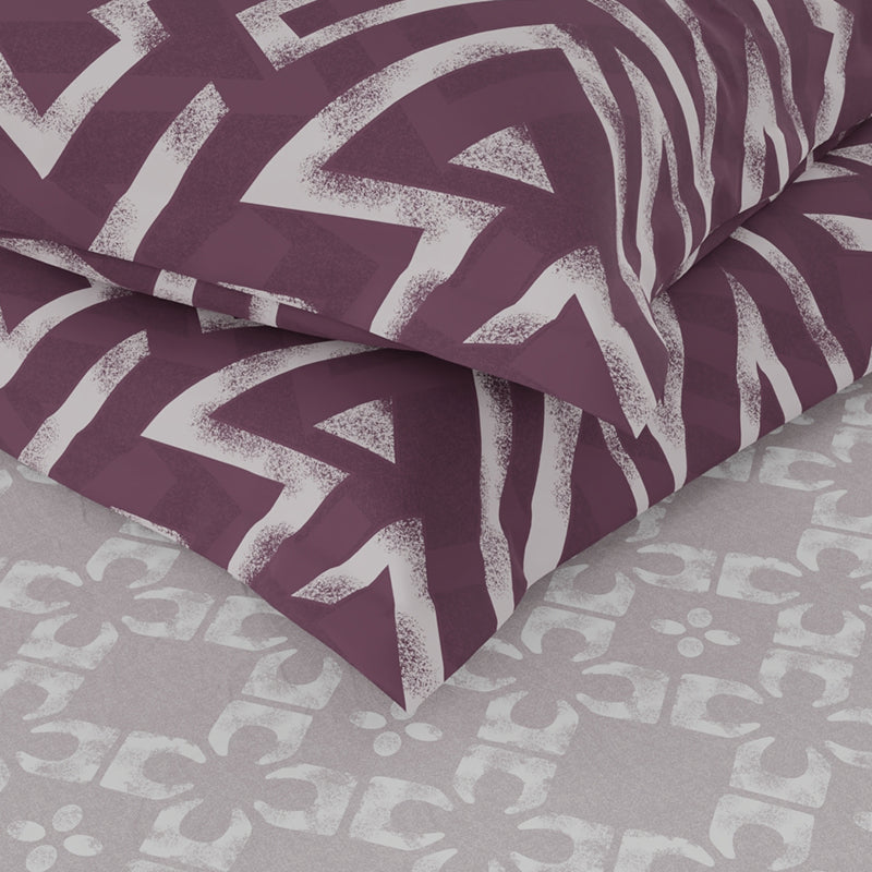 Buy Autry Abstract Bedding Set - Purple & Pink Bedding Set from Vaaree