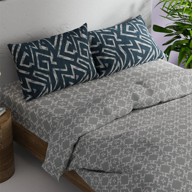 Buy Autry Abstract Bedding Set - Blue & Grey Bedding Set from Vaaree