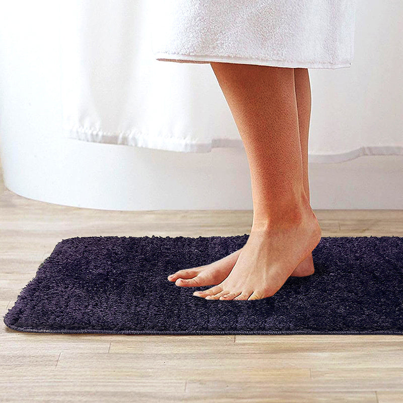 Buy Cleve Anti Skid Bath Mat - Black Bath Mats from Vaaree