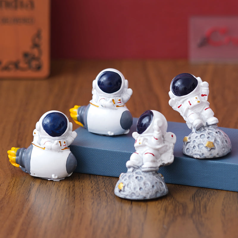 Showpieces - Astronaut Fun Showpiece - Set Of Four