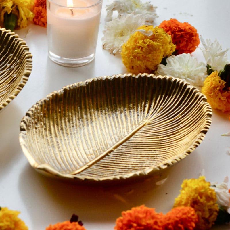 Buy Lushy Leaf Accent Tray - Gold Accent Bowls & Trays from Vaaree