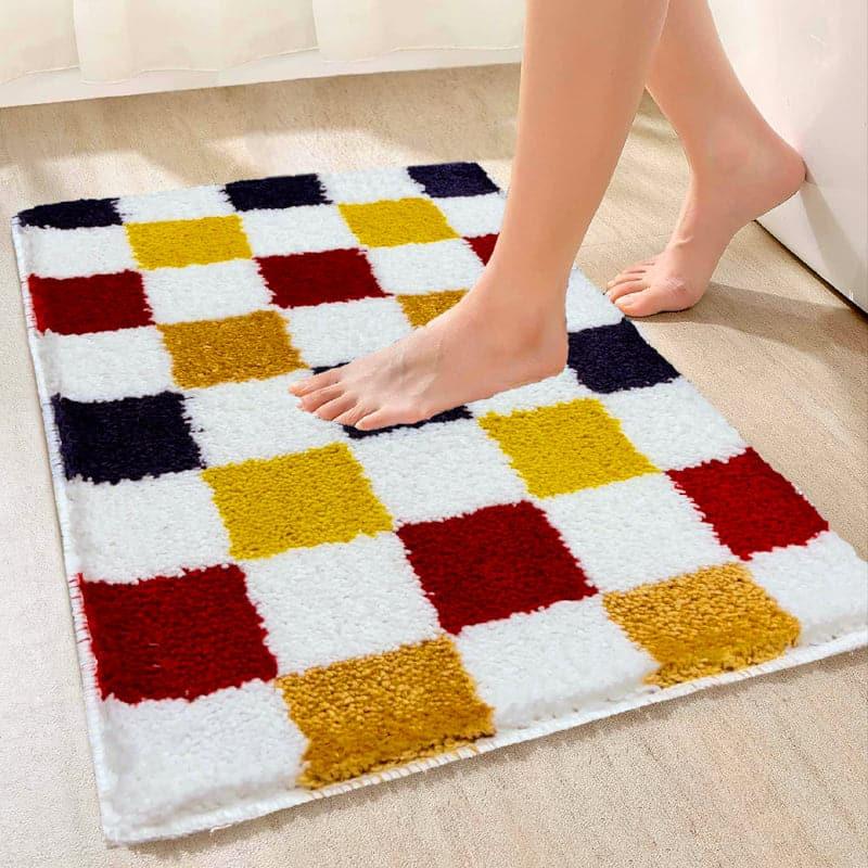 Buy Grid Gallery Bathmat Bath Mats from Vaaree