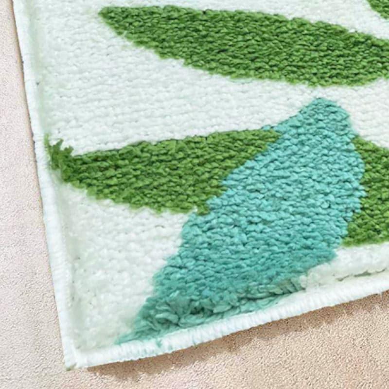 Buy Leafy Lore Bathmat Bath Mats from Vaaree