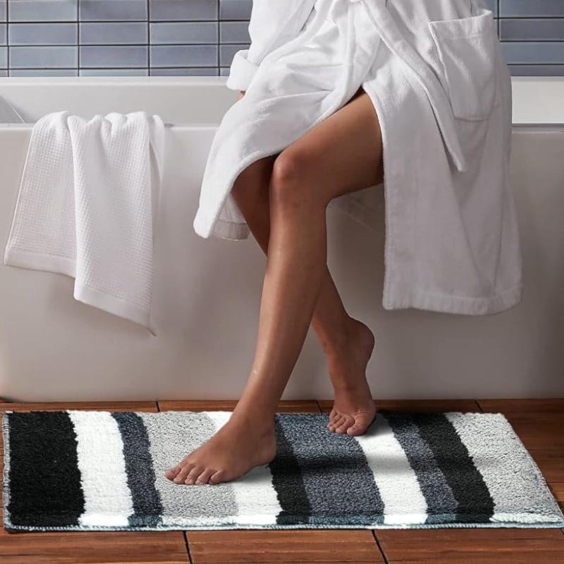 Buy Luxe Soft Bathmat - Black Bath Mats from Vaaree