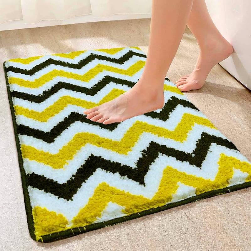 Buy Zig Zag Pulse Bathmat Bath Mats from Vaaree