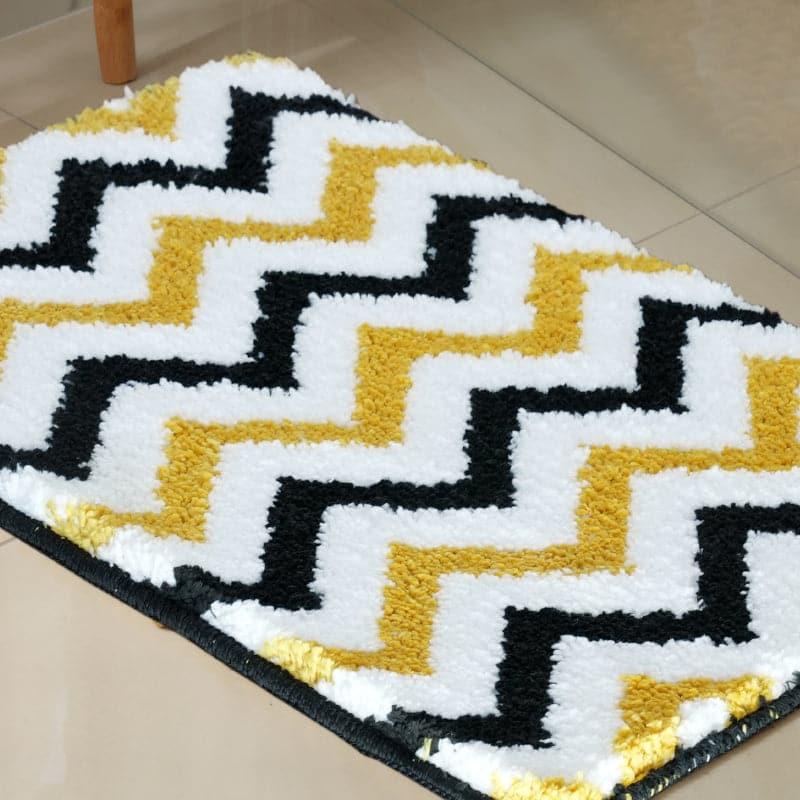 Buy Zig Zag Pulse Bathmat Bath Mats from Vaaree