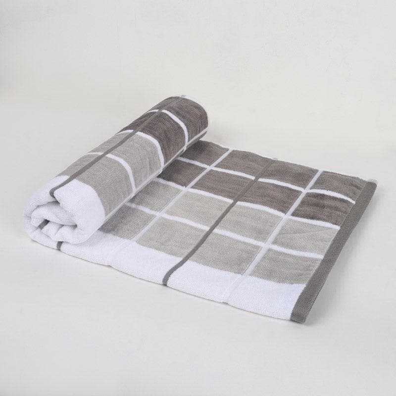 Buy Aqua Checkmate Bath Towel (Beige & Grey) - Set Of Two Bath Towels from Vaaree