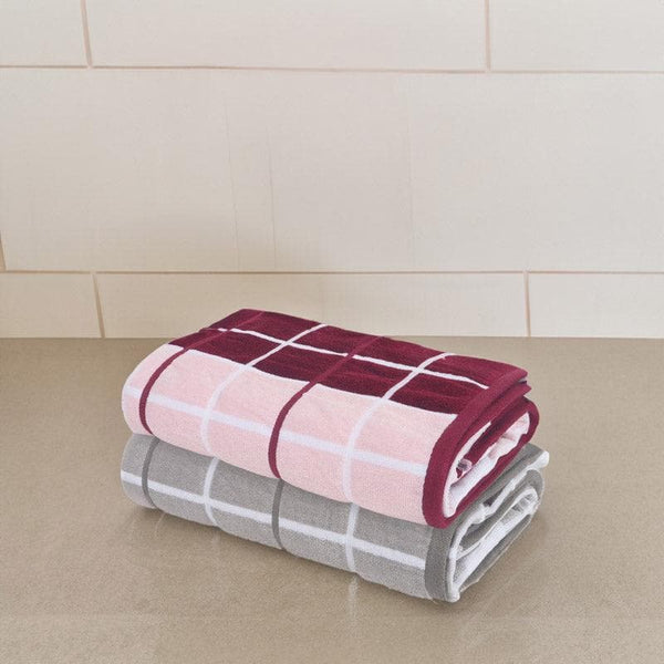 Buy Aqua Checkmate Bath Towel (Pink & Grey) - Set Of Two Bath Towels from Vaaree