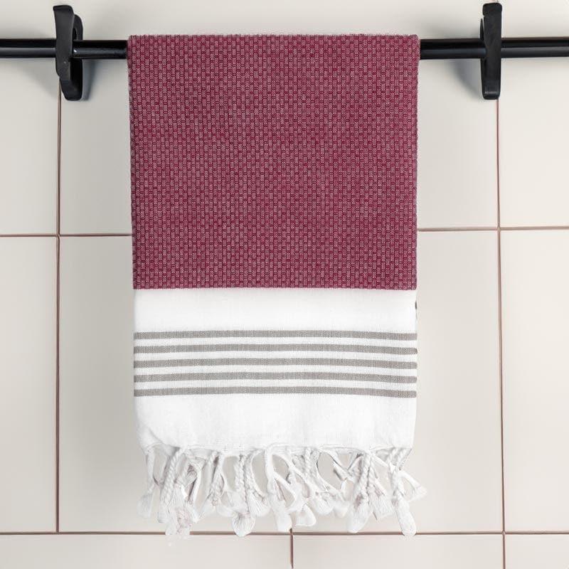 Buy Bath Towels - Cosy Kotty Bath Towel - Crimson at Vaaree online