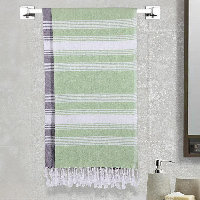 Buy Gianna Bath Towel - Set Of Two Bath Towels from Vaaree