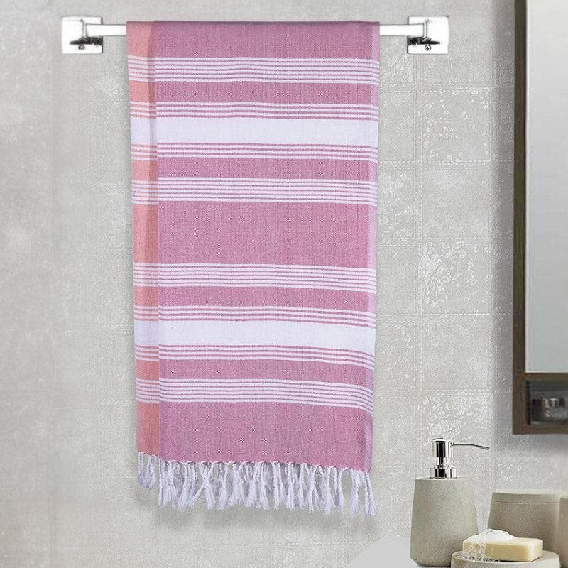 Buy Malia Bath Towel - Set Of Two Bath Towels from Vaaree