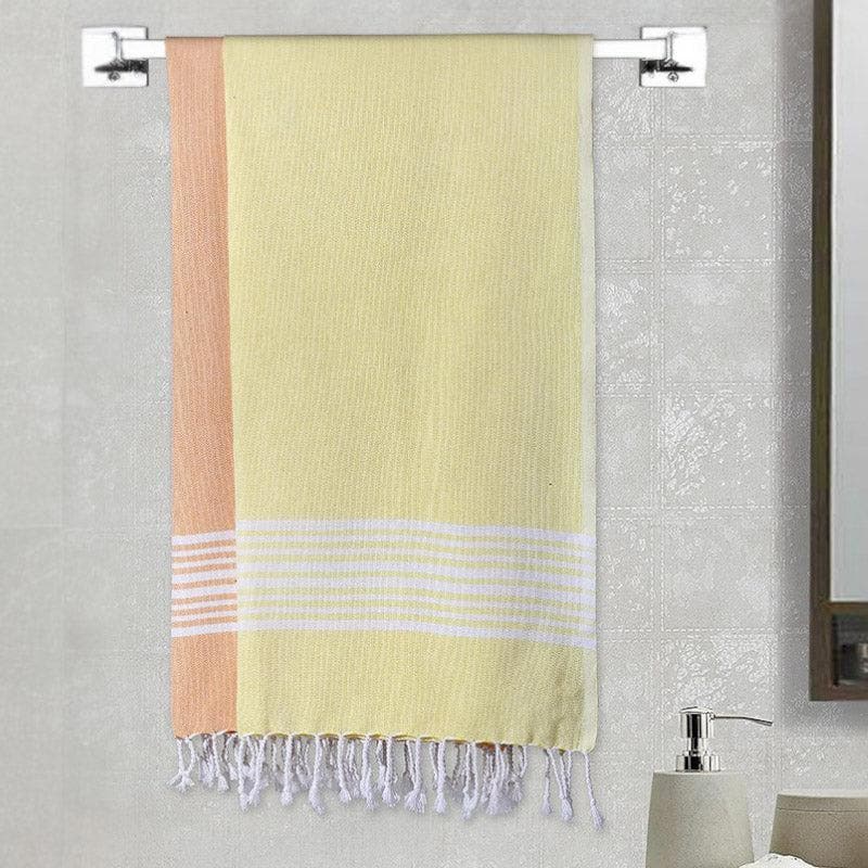 Buy Zugey Bath Towel - Set Of Two Bath Towels from Vaaree