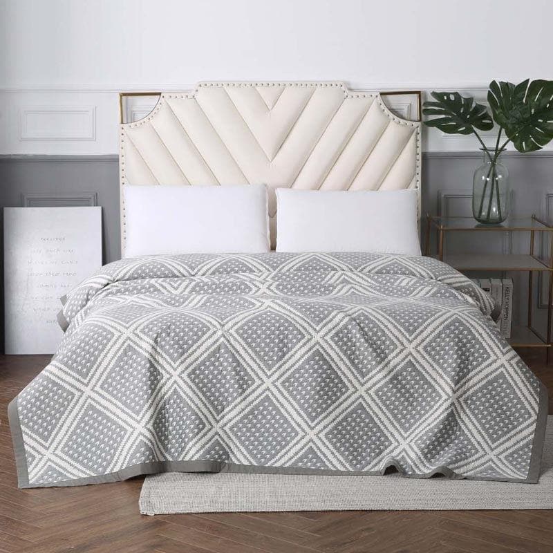 Buy Angular Oasis Bedcover Bedcovers from Vaaree