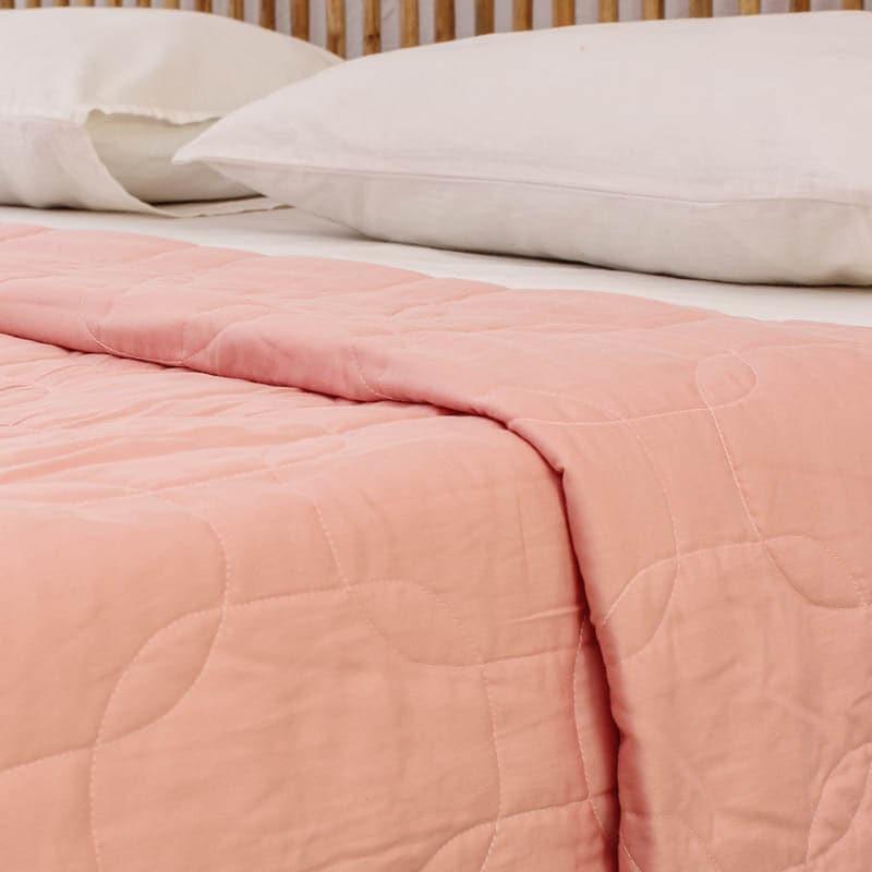 Buy Silsako Bedcover - Pink Bedcovers from Vaaree