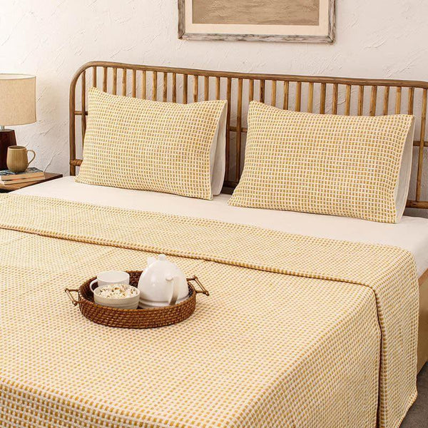 Buy Girnar Bedcover With Pillow Cover - Yellow Bedcovers from Vaaree