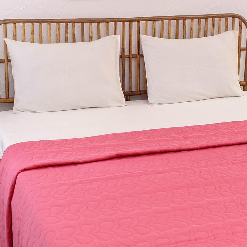 Buy Kaliveli Bedcover Dark Pink Bedcovers from Vaaree