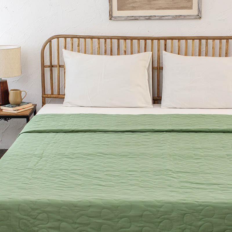 Buy Satsar Bedcover - Green Bedcovers from Vaaree