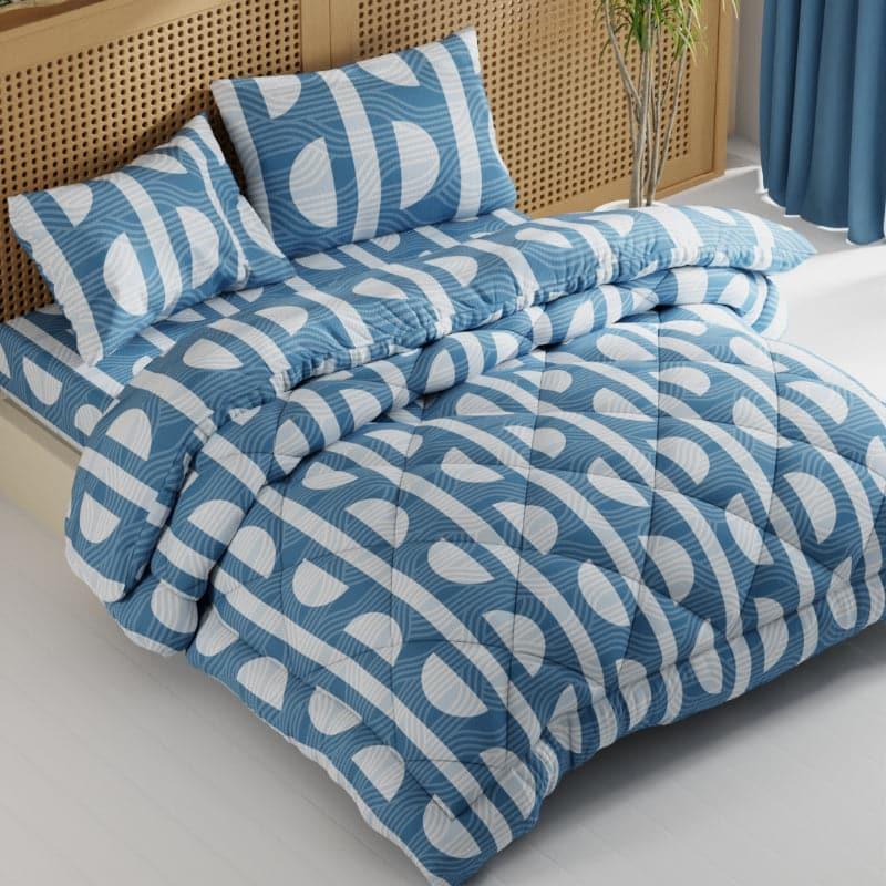 Buy Fisto Geometric Bedding Set - Blue Bedding Set from Vaaree