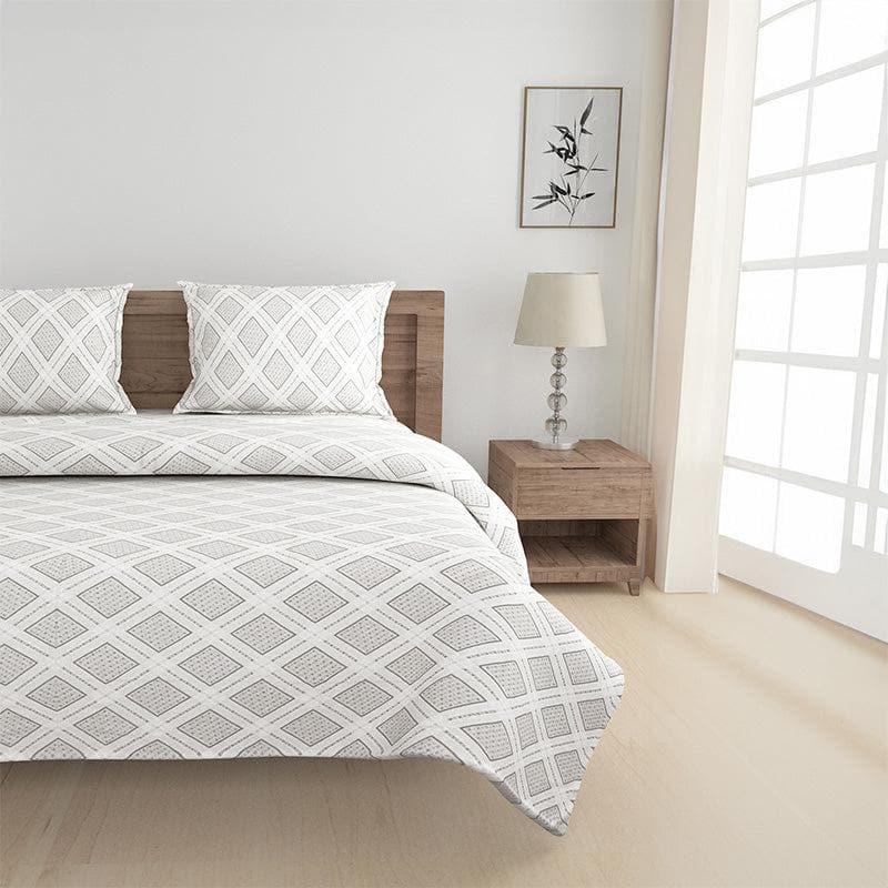 Buy Nurvi Geometric Bedding Set Bedding Set from Vaaree