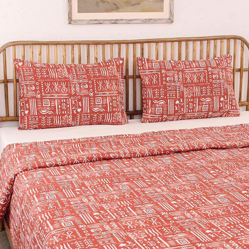 Buy Snuggle Soft Dohar Bedding Set - Red Bedding Set from Vaaree