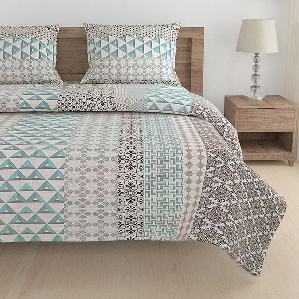 Buy Bedding Set - Zira Geometric Bedding Set at Vaaree online