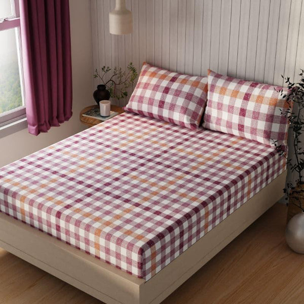 Buy Amoza Checkered Bedsheet - Wine Red Bedsheets from Vaaree