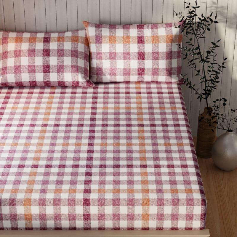 Buy Amoza Checkered Bedsheet - Wine Red Bedsheets from Vaaree