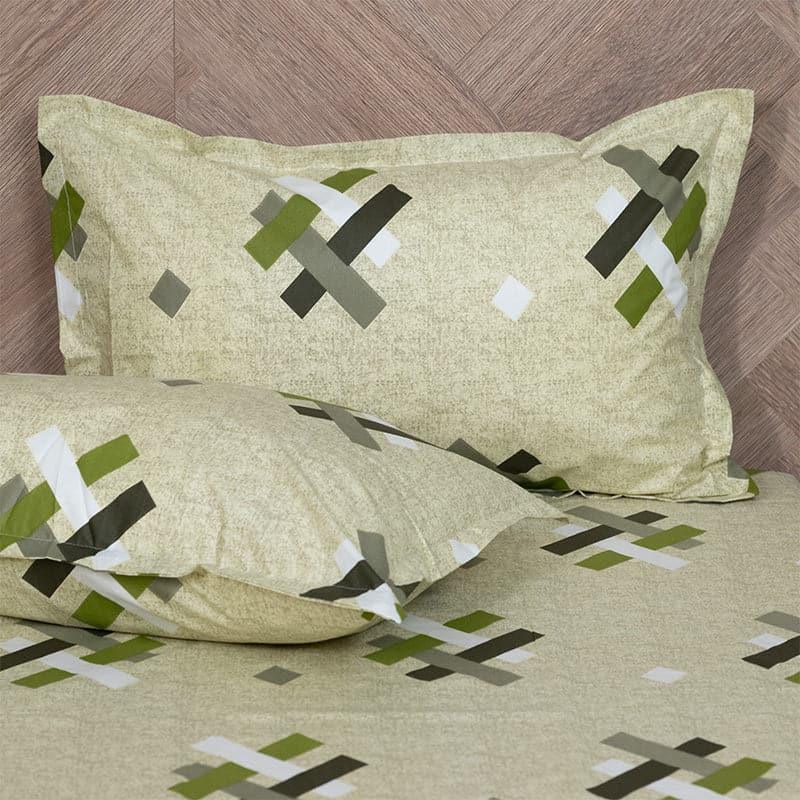 Buy Criss Cross Chrome Bedsheet - Green Bedsheets from Vaaree