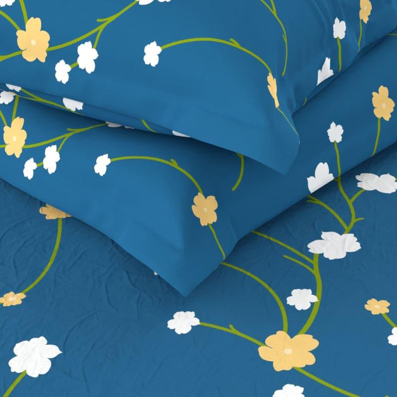 Buy Daisy Delusion Bedsheet Bedsheets from Vaaree