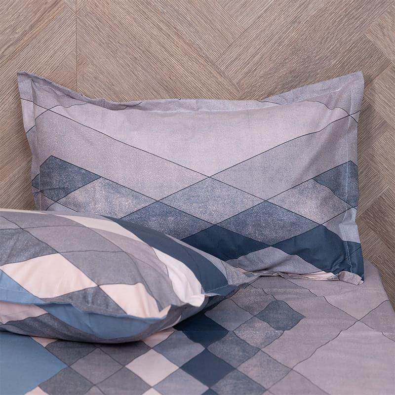 Buy Jora Geometric Bedsheet - Blue Bedsheets from Vaaree