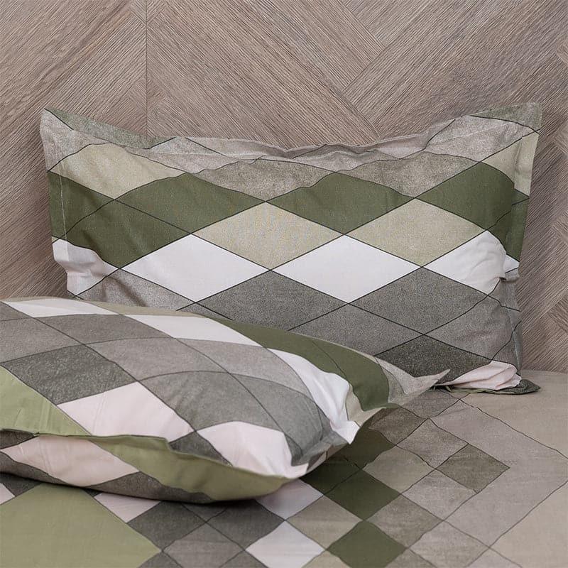 Buy Jora Geometric Bedsheet - Green Bedsheets from Vaaree