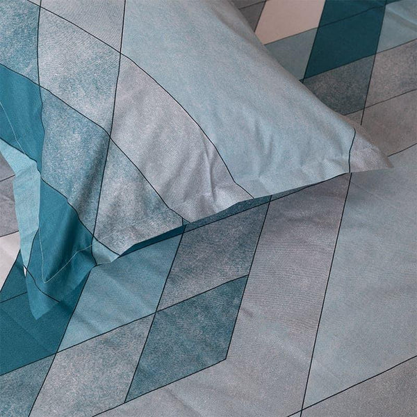 Buy Jora Geometric Bedsheet - Turquoise Bedsheets from Vaaree