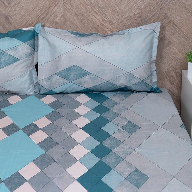 Buy Jora Geometric Bedsheet - Turquoise Bedsheets from Vaaree