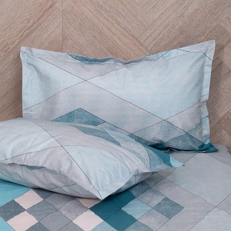 Buy Jora Geometric Bedsheet - Turquoise Bedsheets from Vaaree