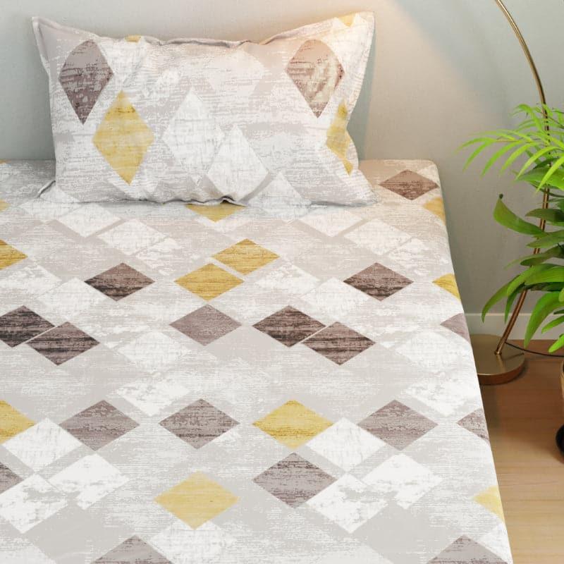 Buy Leina Geometric Bedsheet Bedsheets from Vaaree