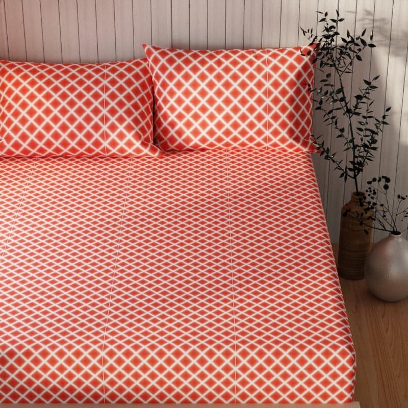 Buy Rovaz Checkered Bedsheet - Red Bedsheets from Vaaree