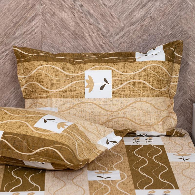 Buy Shirava Wavy Bedsheet - Brown Bedsheets from Vaaree