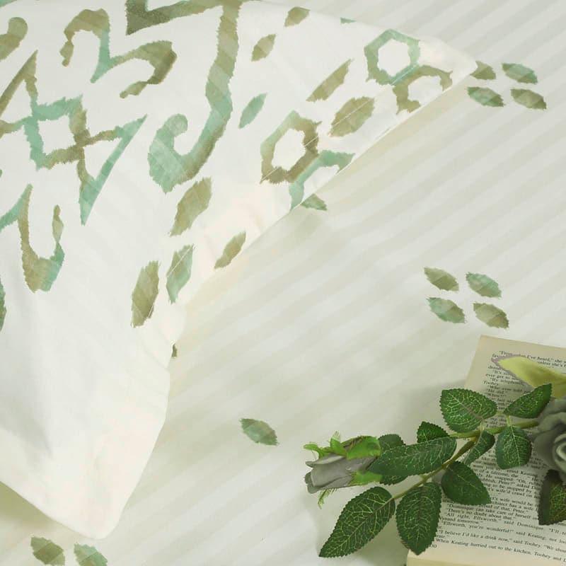 Buy Akshit Ethnic Bedsheet - Green Bedsheets from Vaaree